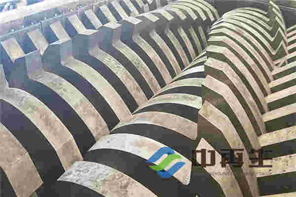 一臺新的撕碎機(jī)，它的刀片能用多久？